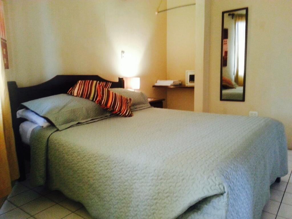 Hotel Mango Mar Jaco Bilik gambar